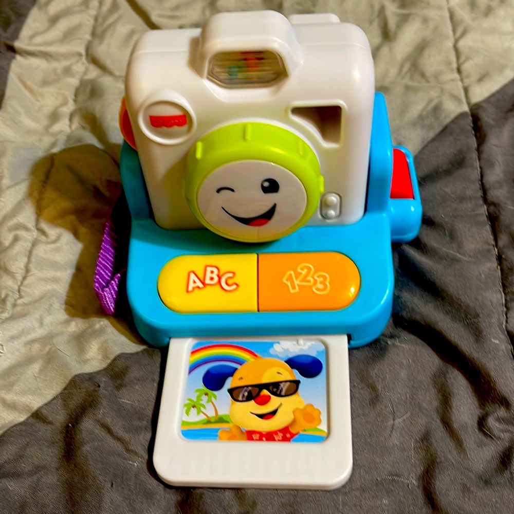 Fisher Price laugh and learn instant camera